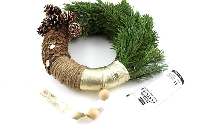 Couronne de Noël naturelle à faire soi-même : Etape 6