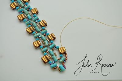 Bracelet perles en verre Groovy Tiles Rullas et Rocailles Miyuki : Etape 25 Bracelet perles en verre Groovy Tiles Rullas et Rocailles Miyuki : Etape 25