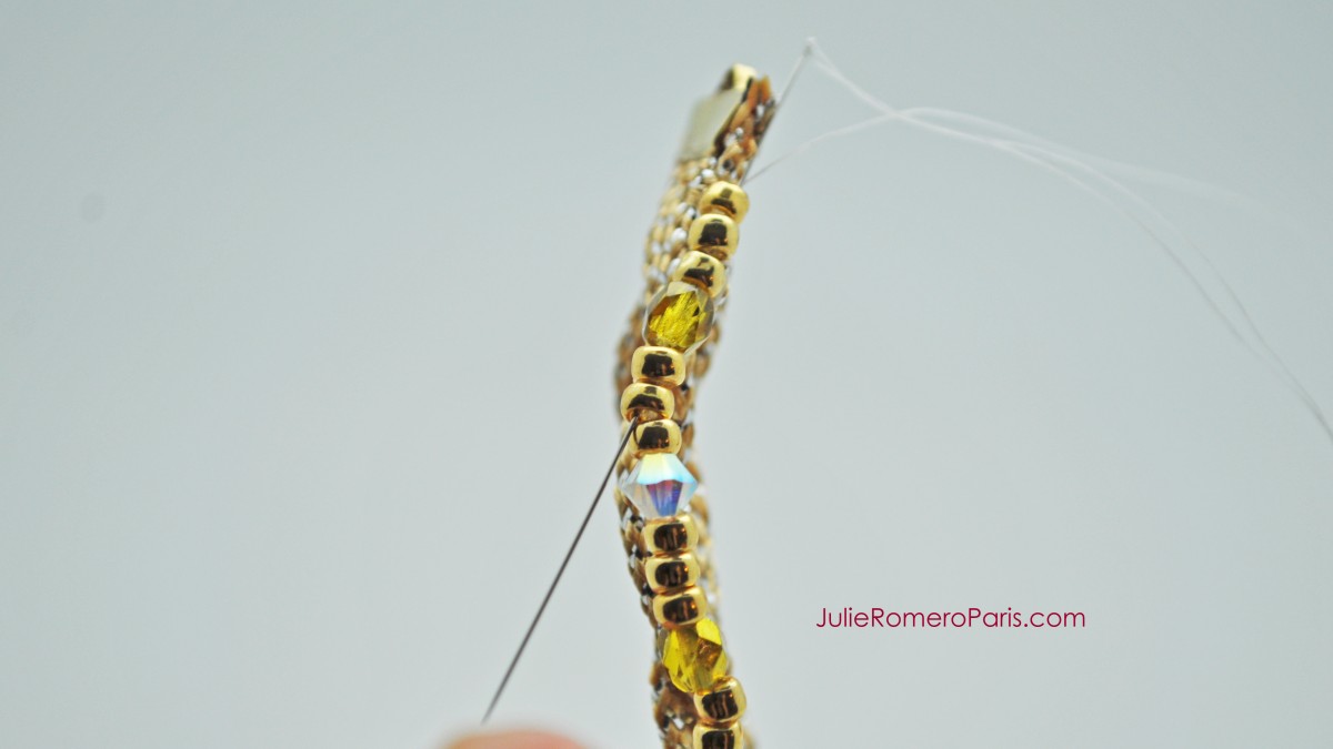 Headband rocailles Toho et chaîne strass PureCrystal : Etape 12 Headband rocailles Toho et chaîne strass PureCrystal : Etape 12