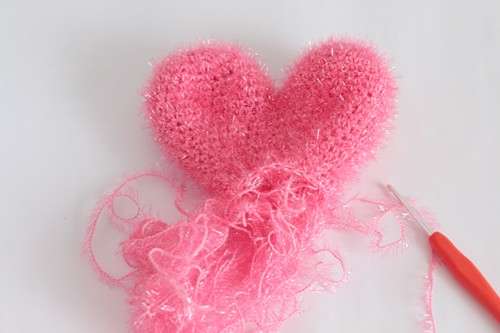 DIY Coeur éponge tawashi en fil Creative Bubble : Etape 4 DIY Coeur éponge tawashi en fil Creative Bubble : Etape 4