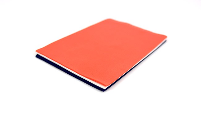 Parure plastron et boucles d'oreilles en Fimo couleur flamingo avec des cauris : Etape 2 Parure plastron et boucles d'oreilles en Fimo couleur flamingo avec des cauris : Etape 2