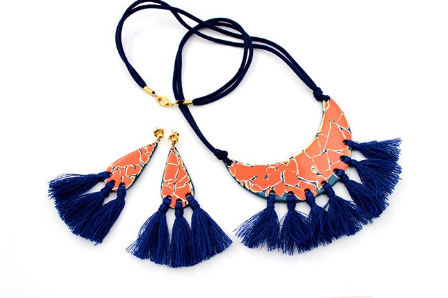 Parure plastron et boucles d'oreilles en Fimo couleur flamingo avec des cauris : Etape 12 Parure plastron et boucles d'oreilles en Fimo couleur flamingo avec des cauris : Etape 12