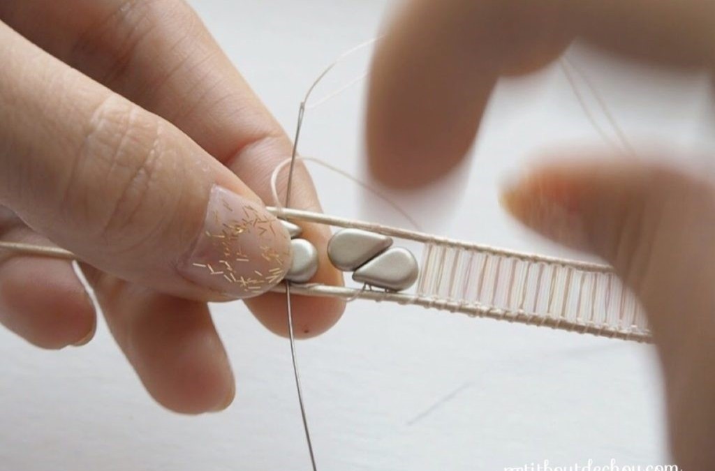 Bracelet wrap tendance avec Miyuki Quarter Tila, spike beads PureCrystal et Amos® par Puca® : Etape 8