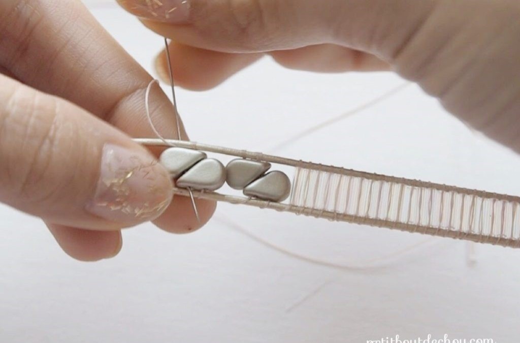 Bracelet wrap tendance avec Miyuki Quarter Tila, spike beads PureCrystal et Amos® par Puca® : Etape 10