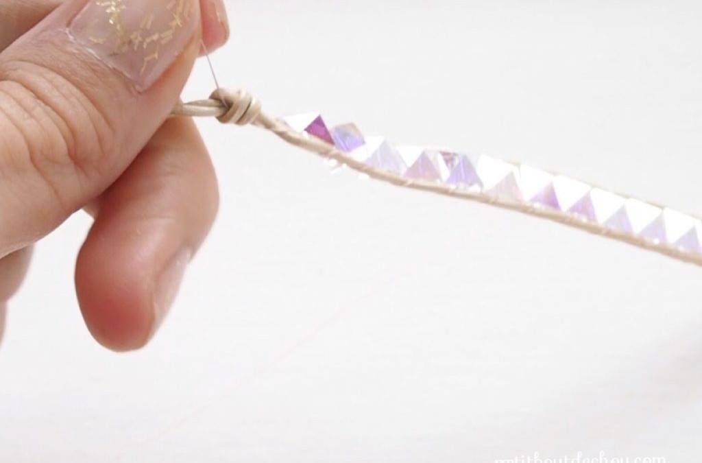 Bracelet wrap tendance avec Miyuki Quarter Tila, spike beads PureCrystal et Amos® par Puca® : Etape 16