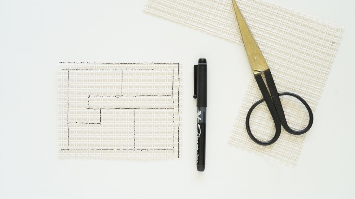 DIY facile : customisation d'une pochette au point noué par Julie Robert : Etape 2 DIY facile : customisation d'une pochette au point noué par Julie Robert : Etape 2