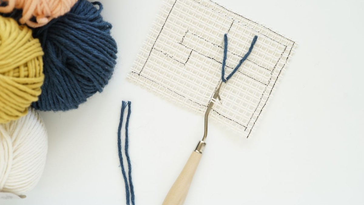 DIY facile : customisation d'une pochette au point noué par Julie Robert : Etape 5 DIY facile : customisation d'une pochette au point noué par Julie Robert : Etape 5