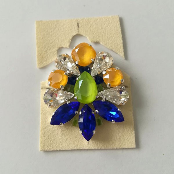 Boucles d'oreilles cabochons PureCrystal majestic blue, buttercup et lime : Etape 16 Boucles d'oreilles cabochons PureCrystal majestic blue, buttercup et lime : Etape 16