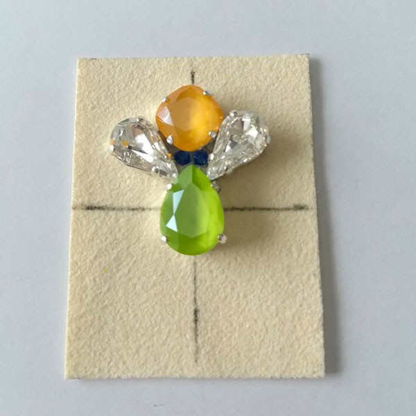 Boucles d'oreilles cabochons PureCrystal majestic blue, buttercup et lime : Etape 8 Boucles d'oreilles cabochons PureCrystal majestic blue, buttercup et lime : Etape 8