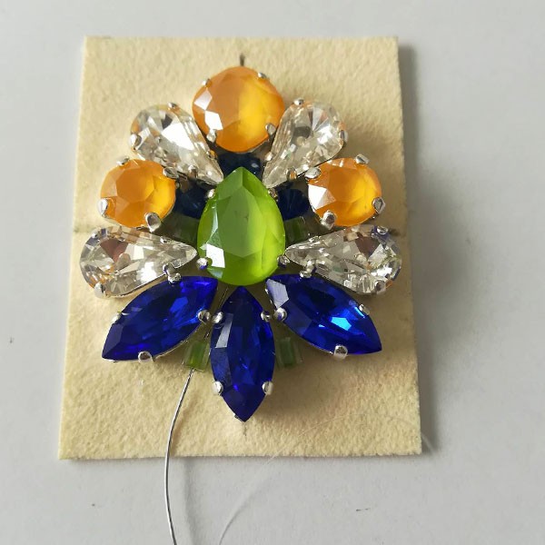 Boucles d'oreilles cabochons PureCrystal majestic blue, buttercup et lime : Etape 14 Boucles d'oreilles cabochons PureCrystal majestic blue, buttercup et lime : Etape 14