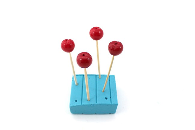 Boucles d'oreilles cerises en Fimo : Etape 7 Boucles d'oreilles cerises en Fimo : Etape 7