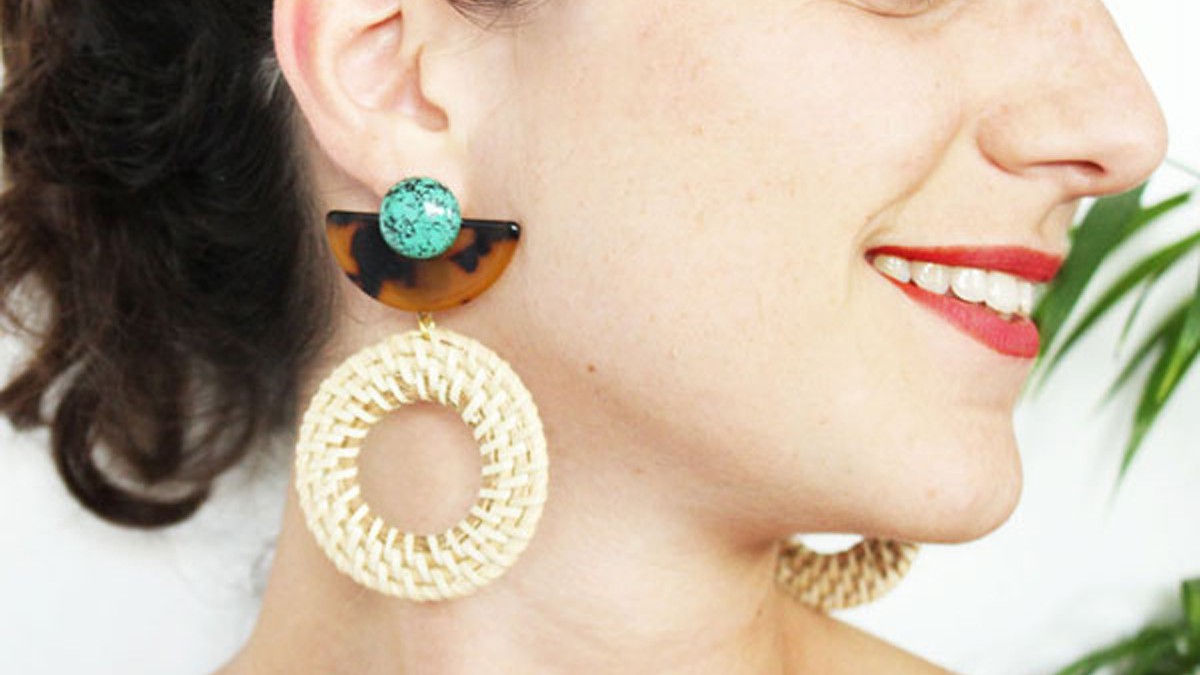 Tuto DIY Boucles d'oreilles en rotin et écaille de tortue Tuto DIY Boucles d'oreilles en rotin et écaille de tortue