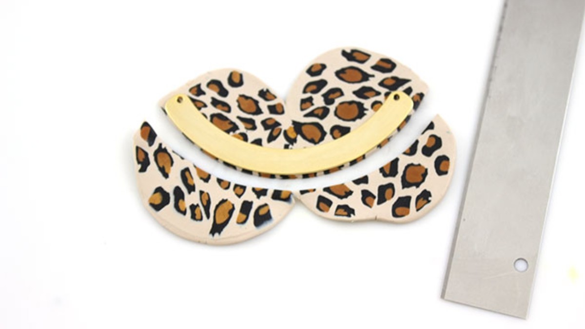 Parure de bijoux fantaisie Fimo motif cane léopard : Etape 11 Parure de bijoux fantaisie Fimo motif cane léopard : Etape 11