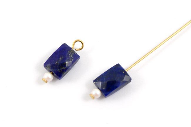 Boucles d'oreilles pendantes Lapis Lazuli et perles Swarovski ou PureCrystal : Etape 1