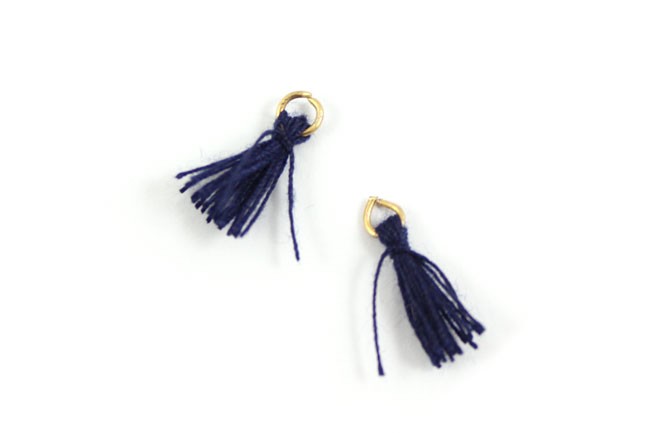 Boucles d'oreilles pendantes Lapis Lazuli et perles PureCrystal : Etape 3