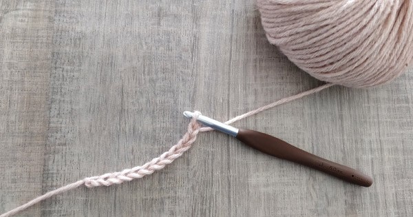 DIY bandeau headband au crochet : Etape 1 DIY bandeau headband au crochet : Etape 1