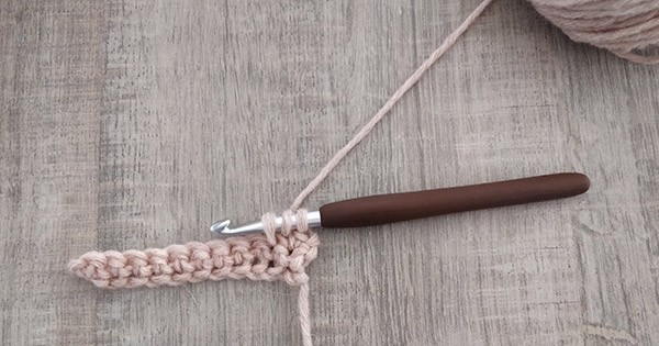 DIY bandeau headband au crochet : Etape 2 DIY bandeau headband au crochet : Etape 2