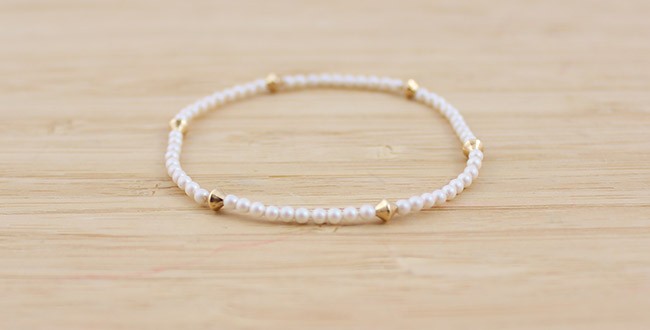 Bracelet élastique Kaléidoscope Square Ocean DeLite et perles nacrées PureCrystal : Etape 2 Bracelet élastique Kaléidoscope Square Ocean DeLite et perles nacrées PureCrystal : Etape 2