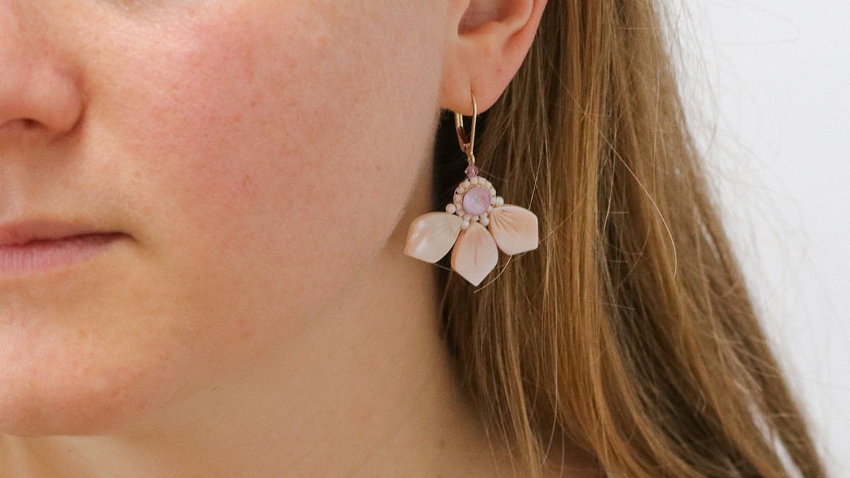 Schéma DIY Boucles d'oreilles Fleurs en Nacre perles Miyuki et PureCrystal