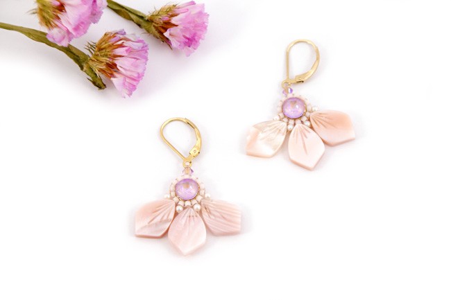 DIY Boucles d'oreilles Fleurs en Nacre perles Miyuki et PureCrystal : Etape 8